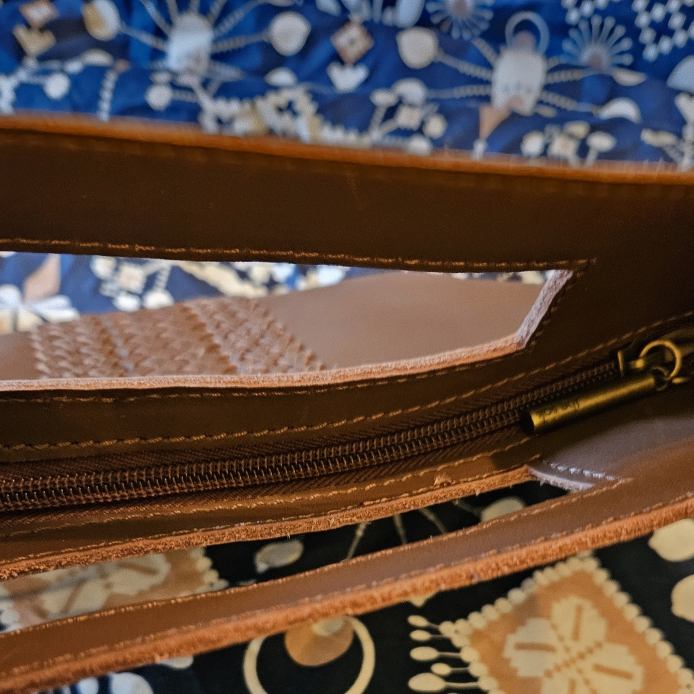 NWOT✨️TheSak Brown Skinny Handbag W/ Strap - Picture 5 of 9